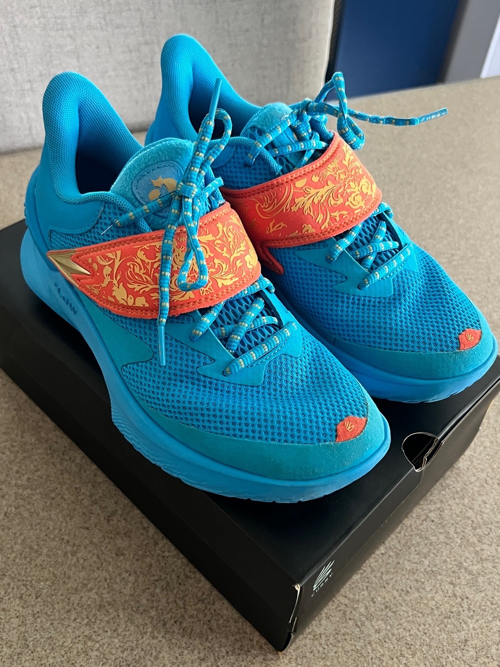Under Armor Curry Flow 10 NIB California Blue, Gold, Orange.